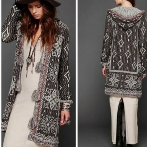 Free People Boho Floral Tapestry Kai Pom Pom Tassel Hooded Cardigan medium - Picture 3 of 14